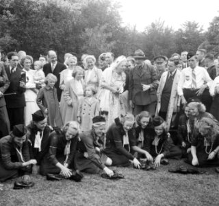 Soestdijk, Koninklijke familie bij meisjes, Bestanddeelnr 903-4812