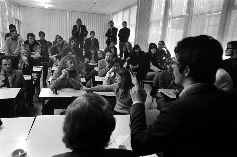 Solidariteitsvergadering op School voor Journalistiek t Utrecht met de bezetters, Bestanddeelnr 923-1575