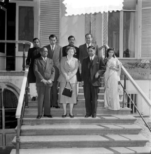 Soestdijk H. M. de Koningin ontvangt journalist uit Pakistan, Bestanddeelnr 905-6822