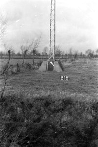 Sokkel van hoogspanningsmast bij Boekel (ruilverkaveling Boekel), Bestanddeelnr 170-2652