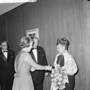 Soiree de Bonne Volonte 1963 in Hilton Hotel te Amsterdam Imca Marina overhandi, Bestanddeelnr 915-7286