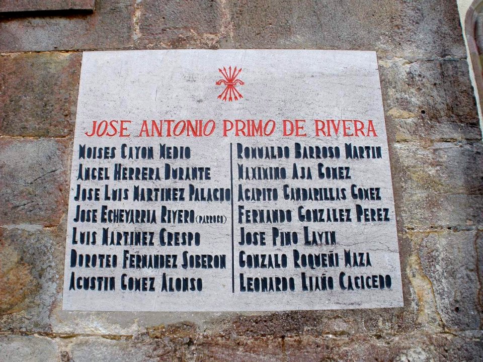 Solares-Valdecilla (Medio Cudeyo) - Iglesia de Santa Maria de Cudeyo 03