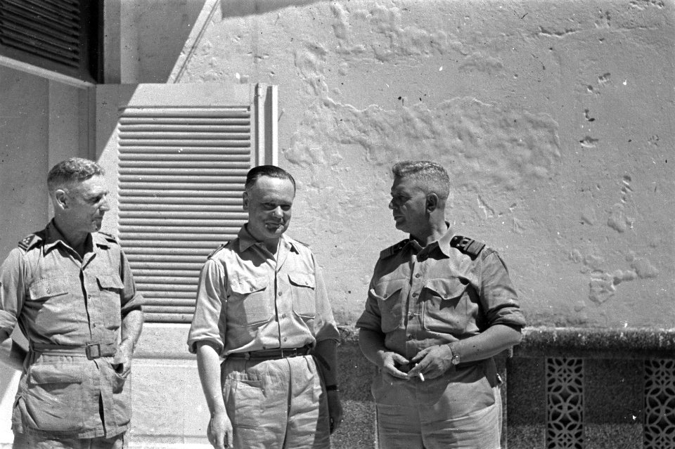 Soerabaja. A-Divisie vlnr. kolonel G.J. Vermeulen, commandant X-Brigade, gen…, Bestanddeelnr 5003