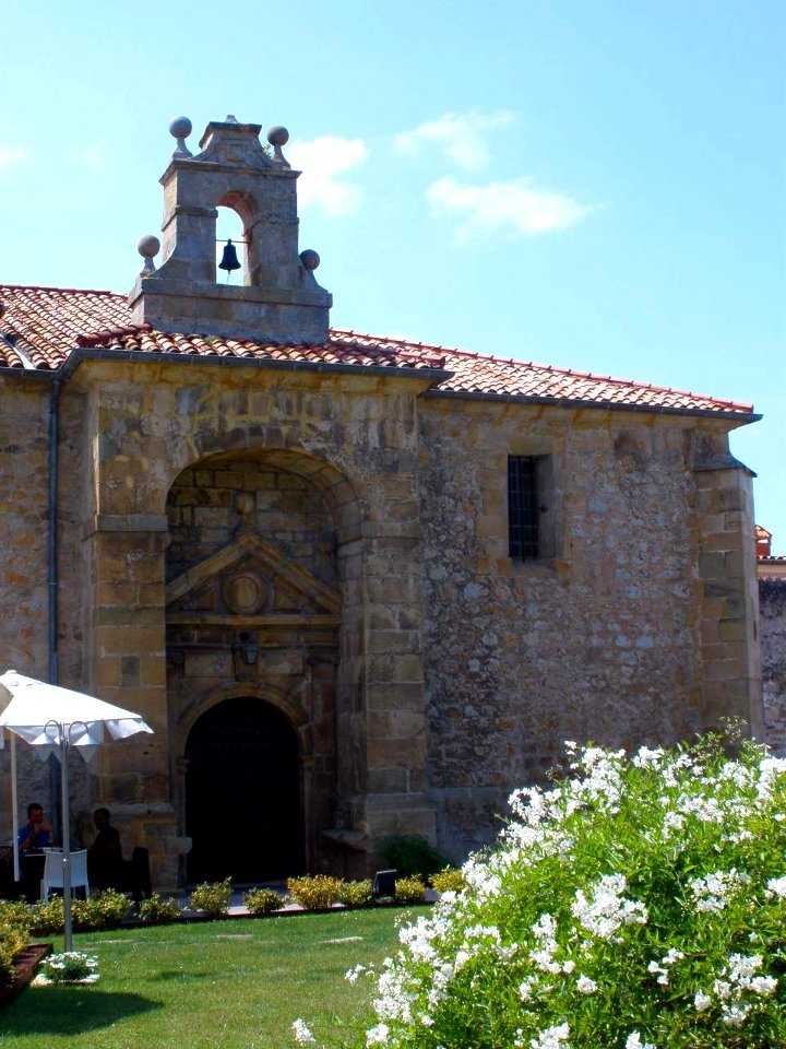 Solares (Medio Cudeyo) - Casa Palacio de los Marqueses de Valbuena (Hotel Los Guardeses) 2