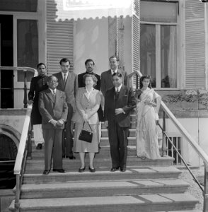 Soestdijk H. M. de Koningin ontvangt journalist uit Pakistan, Bestanddeelnr 905-6821