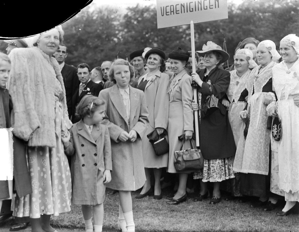 Soestdijk, defile roeisters, Bestanddeelnr 903-4780