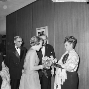 Soiree de Bonne Volonte 1963 in Hilton Hotel te Amsterdam Imca Marina overhandi, Bestanddeelnr 915-7279