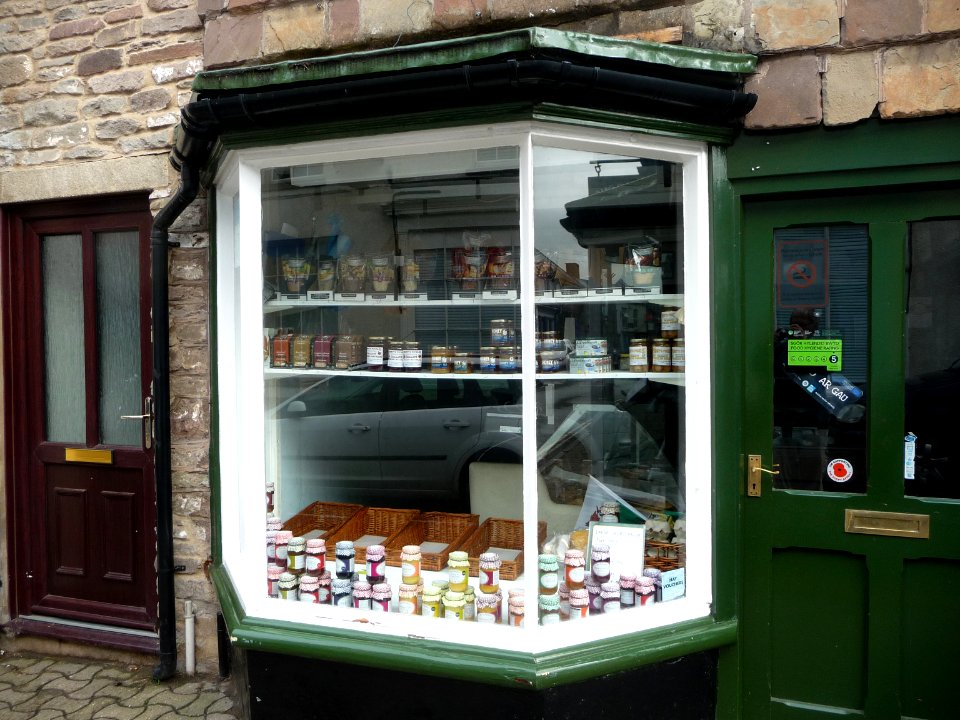 Shop in Hay-on-Wye 04