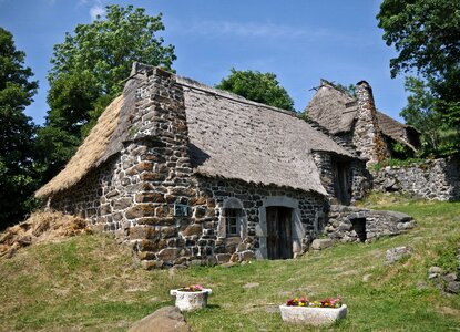 House thatch pierre