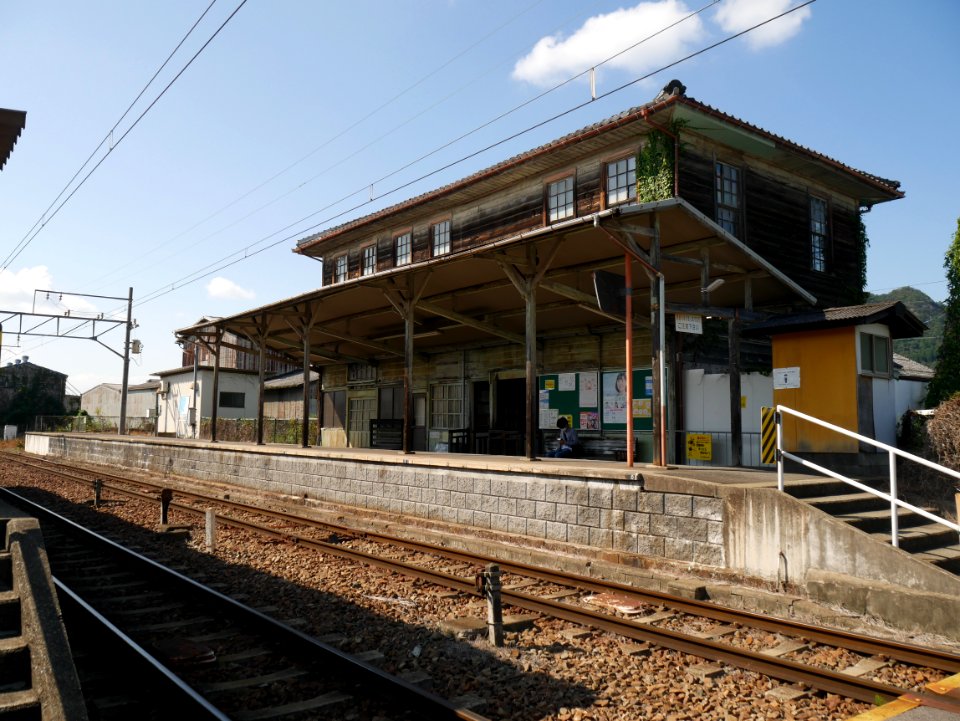 Shin Yokaichi station west bound platform 20201014