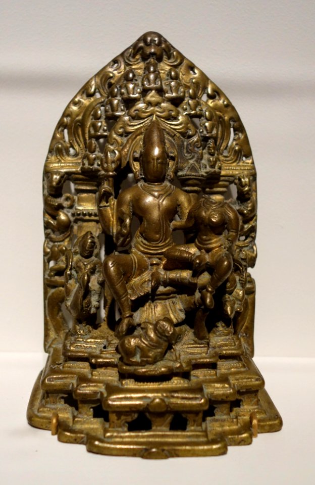Shiva and his family, India, probably Western Deccan, 14th or 15th century, cast bronze - Cincinnati Art Museum - DSC03227