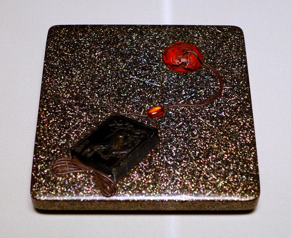 Shikishi paper box with inro design, by Rituo school, Edo period, 1700s AD, maki-e lacquer - Tokyo National Museum - Ueno Park, Tokyo, Japan - DSC08753
