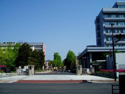 Shimane-Univ-Matsue-Entrance-2014050201