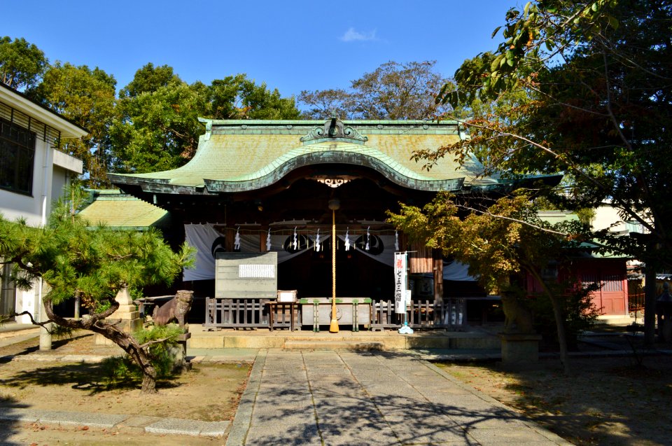 Shima-jinja haiden-2