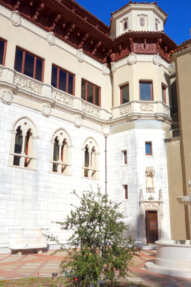 Side facade - Casa Grande (Hearst Castle) - DSC06682