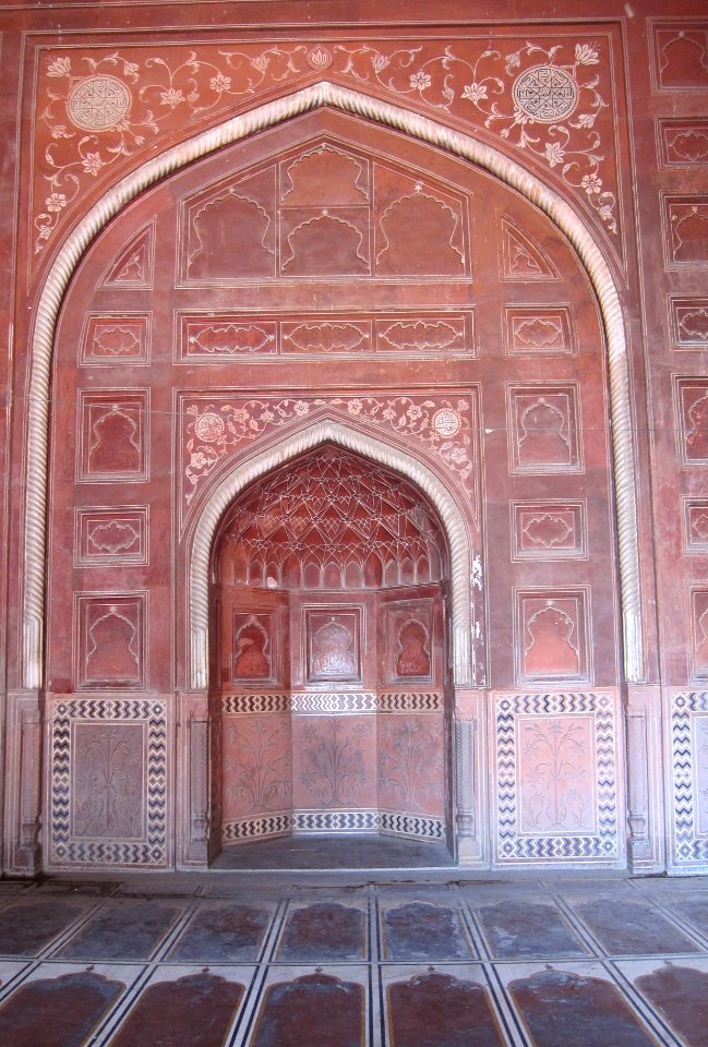 Side mihrab, Taj Mahal mosque