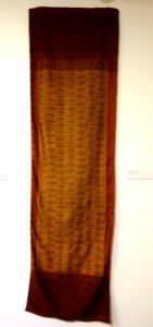 Shoulder cloth (slendang), Bengkulu, Sumatra, Indonesia, early 20th century, silk, silver thread - Textile Museum of Canada - DSC01001
