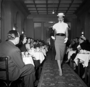 Show Balmain in Victoriahotel, Bestanddeelnr 904-5115