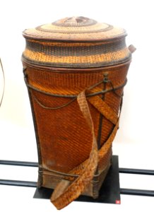 Shoulder basket, Gie-Trieng (Gie) - Vietnam Museum of Ethnology - Hanoi, Vietnam - DSC03222