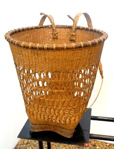 Shoulder basket, Ma (Ngan) - Vietnam Museum of Ethnology - Hanoi, Vietnam - DSC03209