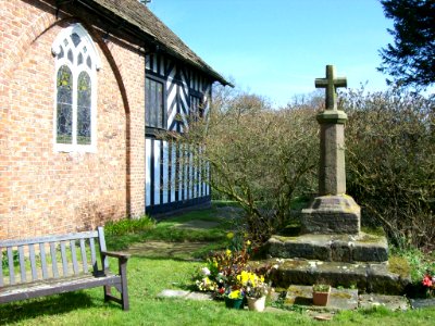 Siddington, churchyard cross photo