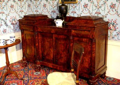Sideboard, probably Boston MA, 1825-1835, mahogany, mahogany veneer, eastern white pine - Concord Museum - Concord, MA - DSC05778