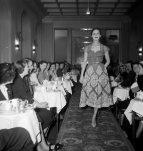 Show Balmain in Victoriahotel, Bestanddeelnr 904-5116