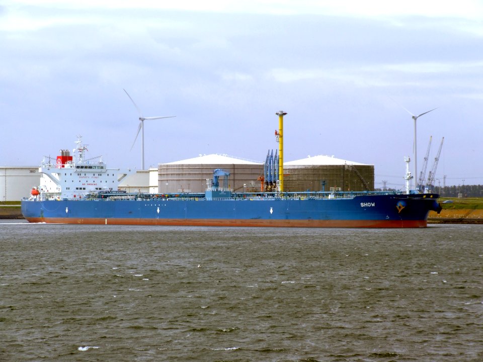 Show p2 at the '4e Petroleumhaven', Port of Rotterdam, Holland 14-Jul-2007