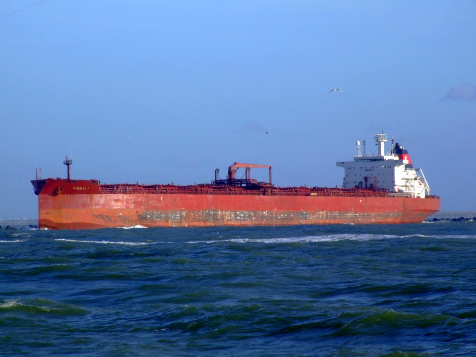 Siboelf - IMO 9011935 p2 leaving Port of Rotterdam, Holland 14-Jan-2007