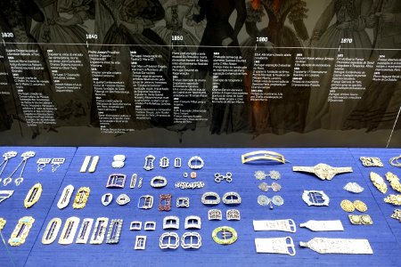 Shoe buckle display - Museu Nacional de Soares dos Reis - Porto, Portugal - DSC00612