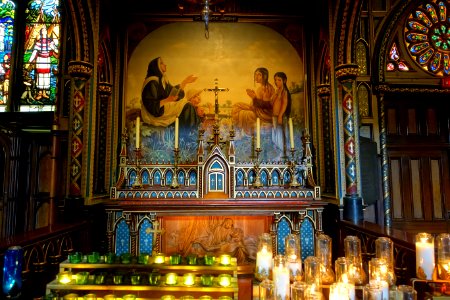 Side altar - Notre-Dame de Montréal Basilica - Montreal, Canada - DSC08520 photo