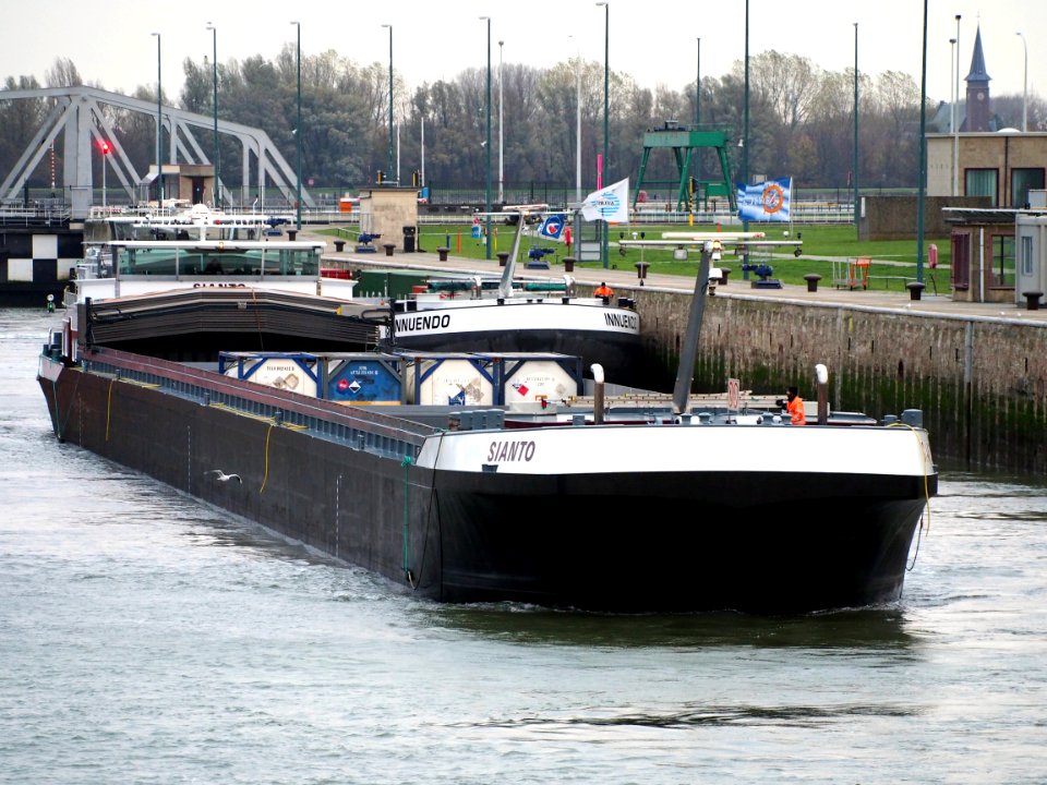 Sianto (ship, 2005), ENI 02327236, Port of Antwerp pic4