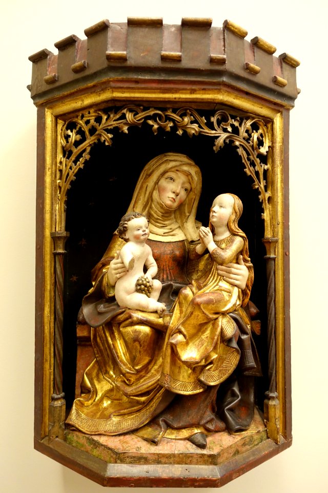 Shrine with St. Anne, the Virgin, and the Christ Child, Nurnberg, c. 1500, linden wood - Bode-Museum - DSC03273