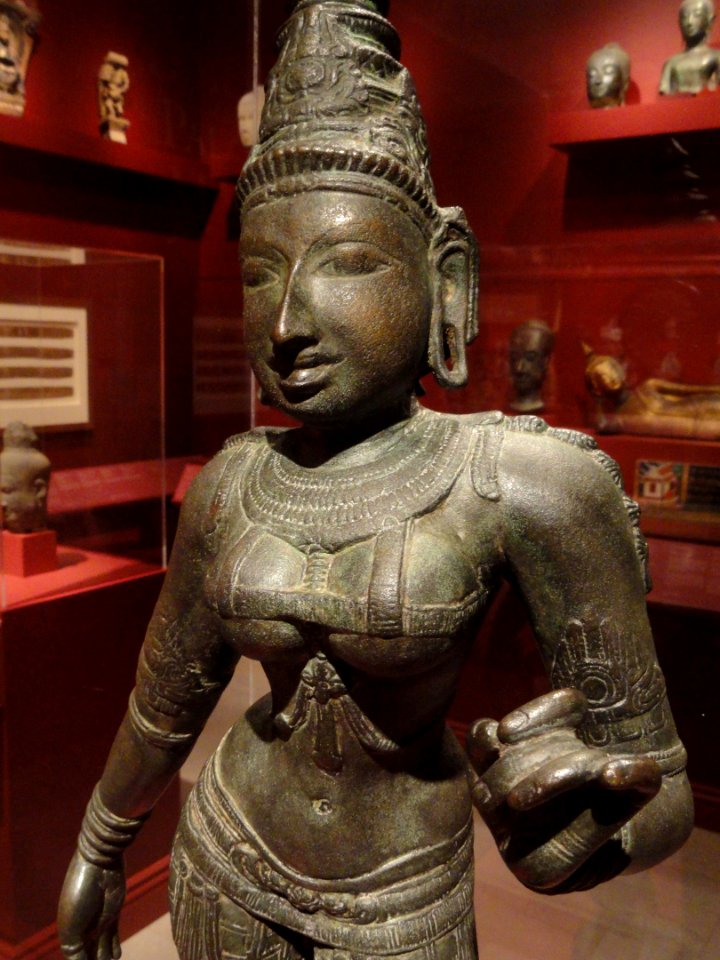 Shri Devi, view 2, Tamil Nadu, India, 11th century AD, bronze - San Diego Museum of Art - DSC06431