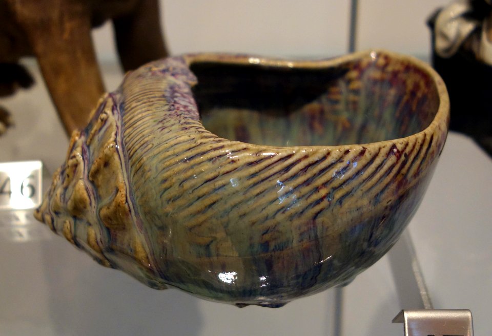 Shiwan water pot, China, Qing dynasty, c. 1800-1900, glazed stoneware - Royal Ontario Museum - DSC03843