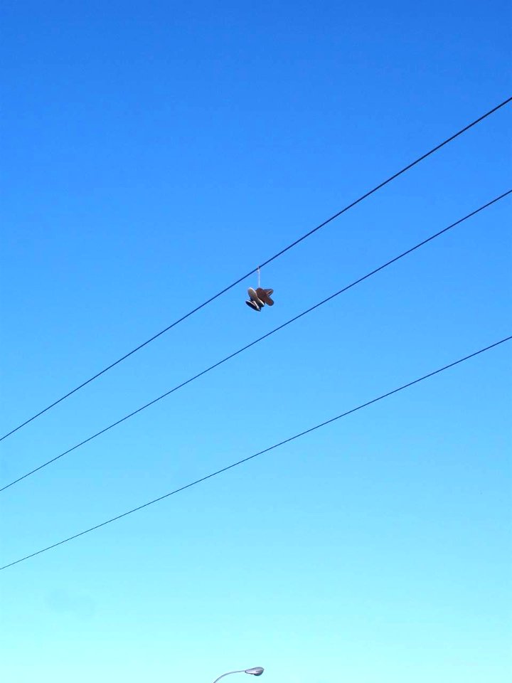 Shoe tossing in Vitoria-Gasteiz (2013) 1