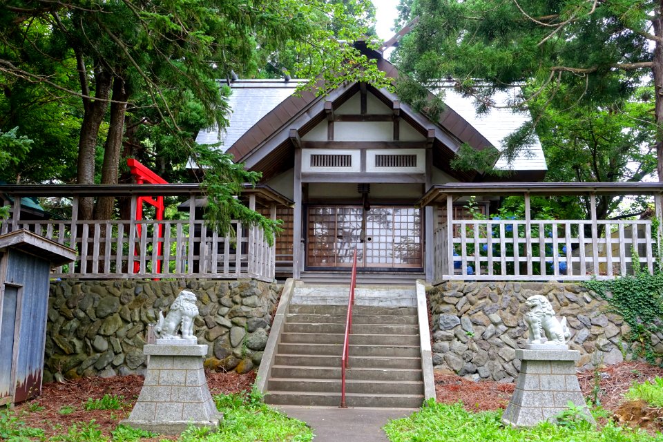 Shrine in Mutsukitajido Park - Mutsu, Aomori - DSC00139