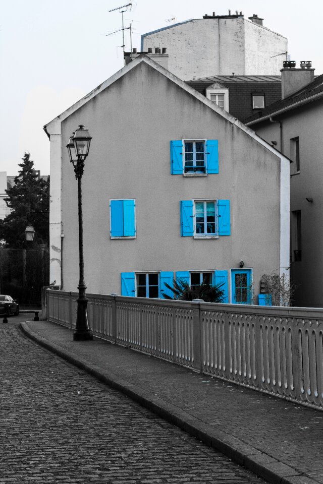 Window reverberatory pavement