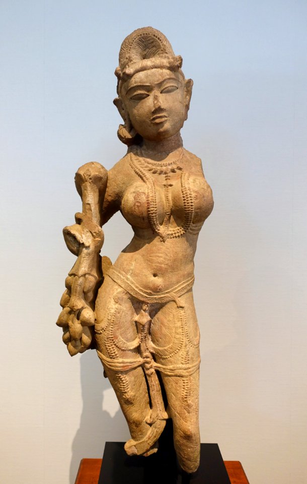 Shalabhanjika, West India, c. 11th century AD, red sandstone - Matsuoka Museum of Art - Tokyo, Japan - DSC07045