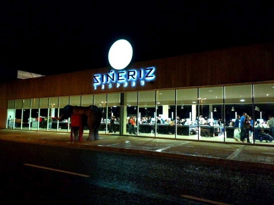 Siñeriz Shopping, Rivera
