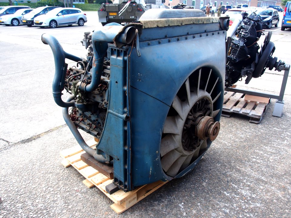 Sherman tank engine pic4
