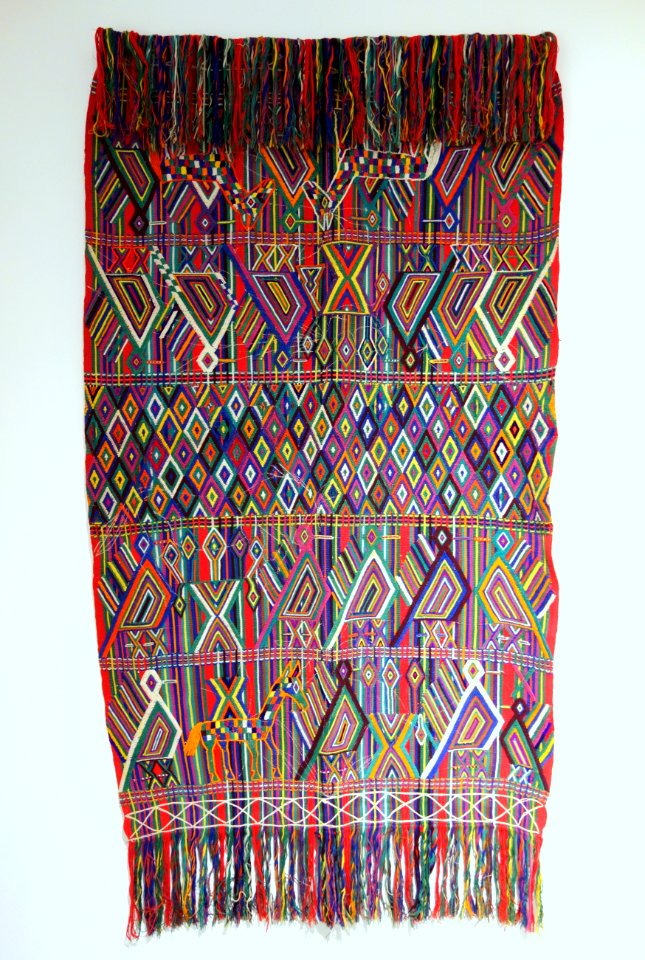 Shawl, Ixil Maya, Nebaj, mid to late 20th century, cotton - Textile Museum of Canada - DSC01404