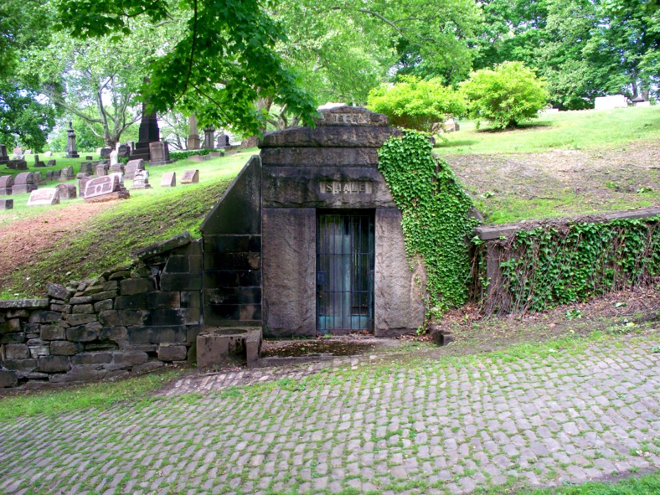 Shale Mausoleum, McKeesport and Versailles Cemetery, 2015-05-25, 01 (JPEG)