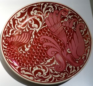 Shallow dish by William De Morgan, c. 1898, ceramic - Hessisches Landesmuseum Darmstadt - Darmstadt, Germany - DSC01061