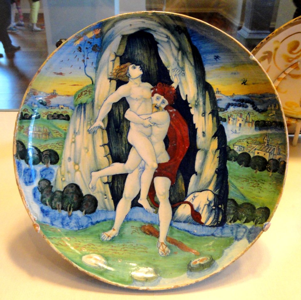 Shallow bowl with Hercules overcoming Antaeus, workshop of Maestro Giorgio Andreoli of Gubbio, 1520 - National Gallery of Art, Washington - DSC08644