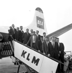 Sheffield Wednesday op Schiphol om woensdag tegen DOS te spelen, Bestanddeelnr 915-5558