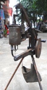 Sewing machine for shoes 02