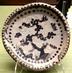 Shallow bowl with pine tree design, Mino ware, Shino type, Azuchi-Momoyama to Edo period, 1500s-1600s AD, ceramic - Tokyo National Museum - Tokyo, Japan - DSC09480