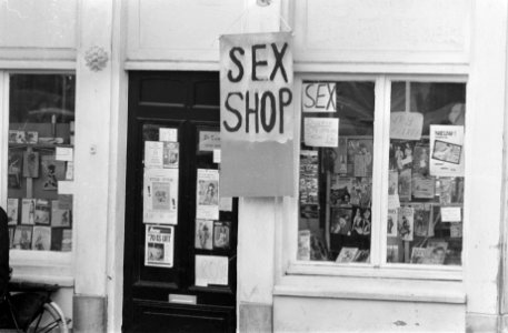Sex-shop op Reguliersgracht Amsterdam. Exterieur, Bestanddeelnr 923-2463