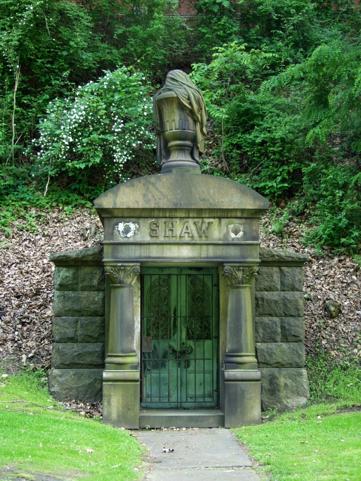 Shaw Mausoleum, McKeesport and Versailles Cemetery, 2015-05-25, 01